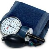 ВК2002А-3001 Тонометр - скоба, нейлон, встроенный стетоскоп, ПВХ/латекс