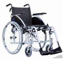 Xeryus 110  комплектация 2, с шириной сидения 60  см-150 кг  коляска инвалидная с ручным приводом