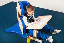 Стул угловой напольный в комплекте с подкатным столиком