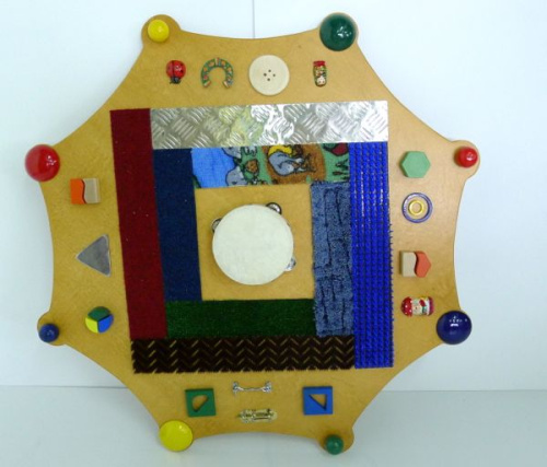 Тактильный диск с декоративными элементами